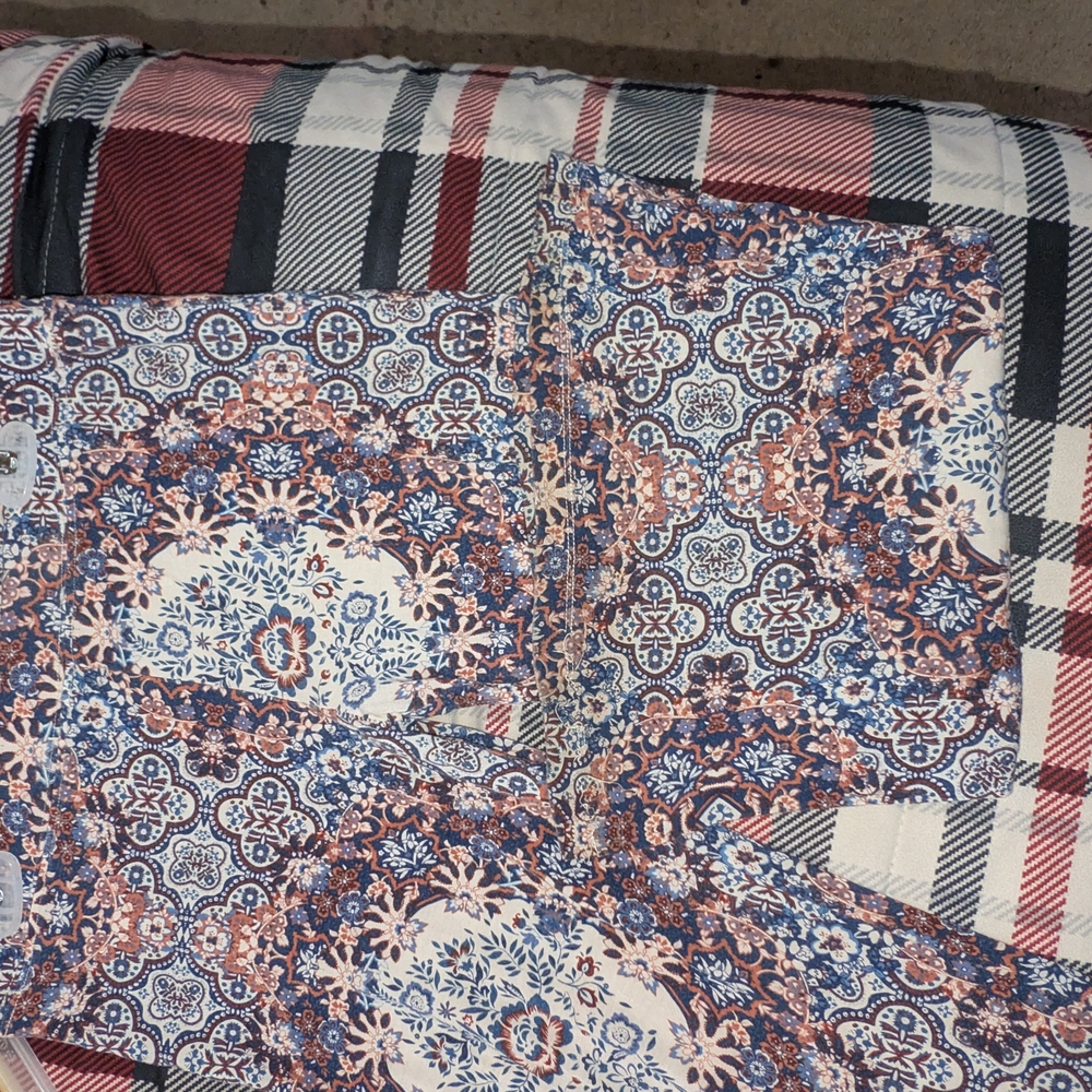 American Eagle Outfitters Multicolor Patterned Flare Pants